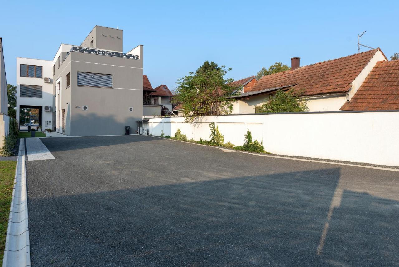 Arcobaleno Apartments & Rooms Varazdin Exterior photo